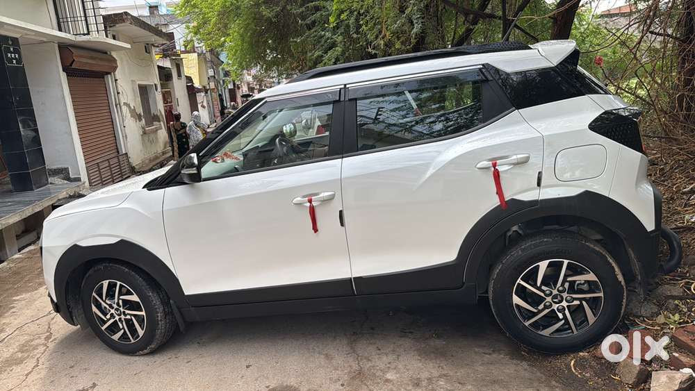 Mahindra Xuv 3xo Petrol 2025