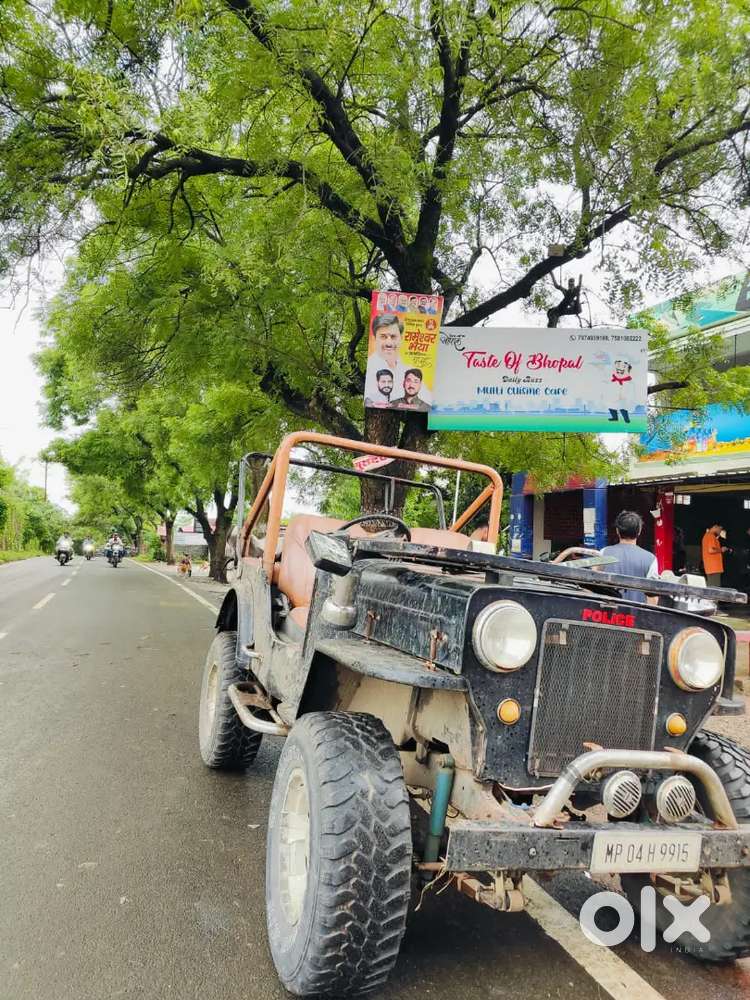 Overhead Mahindra Willys Jeep  500 1962