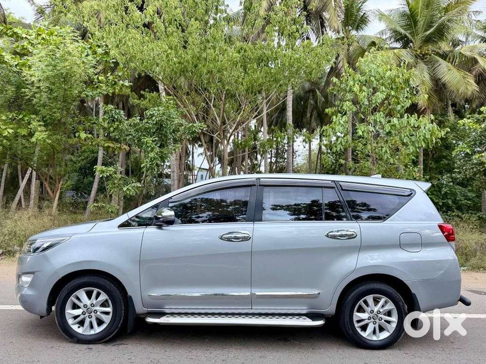 Toyota Innova Crysta 2.4 V 8 Str, 2017, Diesel