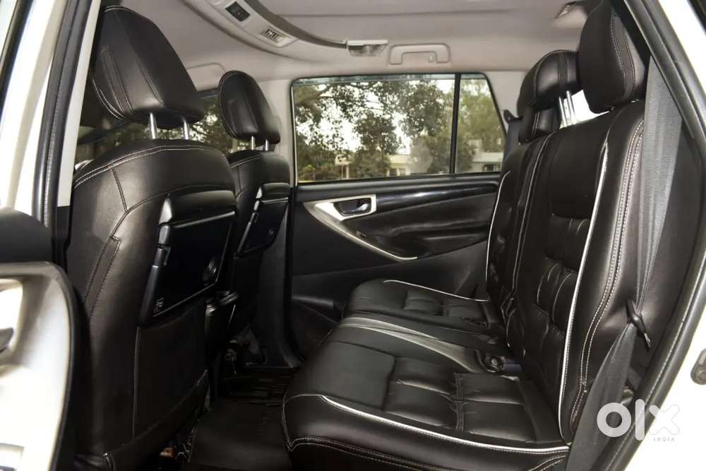 Toyota Innova Crysta 2017 Diesel 210000 Km Driven