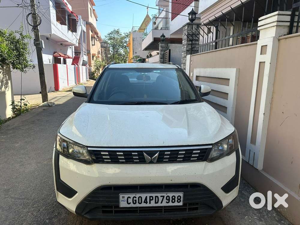 Mahindra Xuv300 2023 Diesel Well Maintained