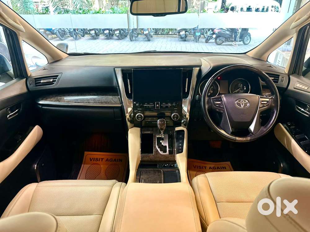 Toyota Vellfire 2.5 Hybrid, 2022, Petrol