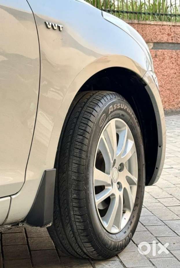 Maruti Suzuki Swift Vvt Zxi, 2013, Petrol