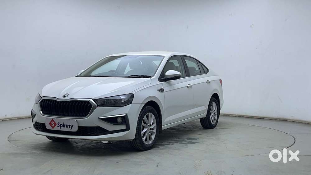 Skoda Slavia Ambition 1.0l Tsi At, 2022, Petrol