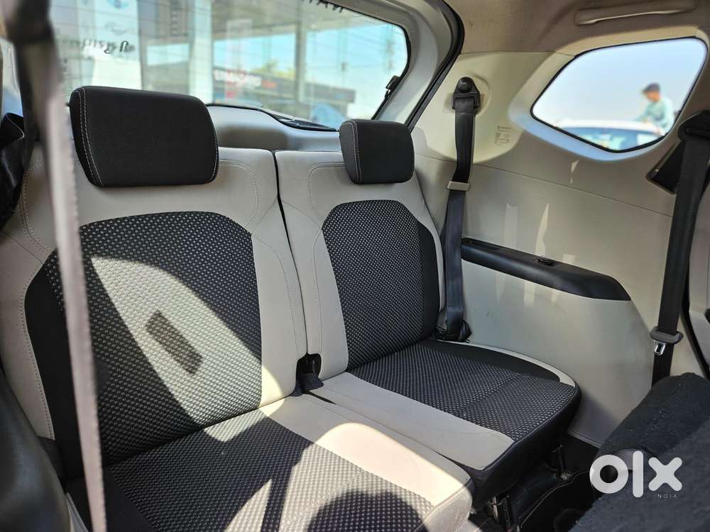 Renault Triber Rxz Easy-r Amt, 2022, Petrol