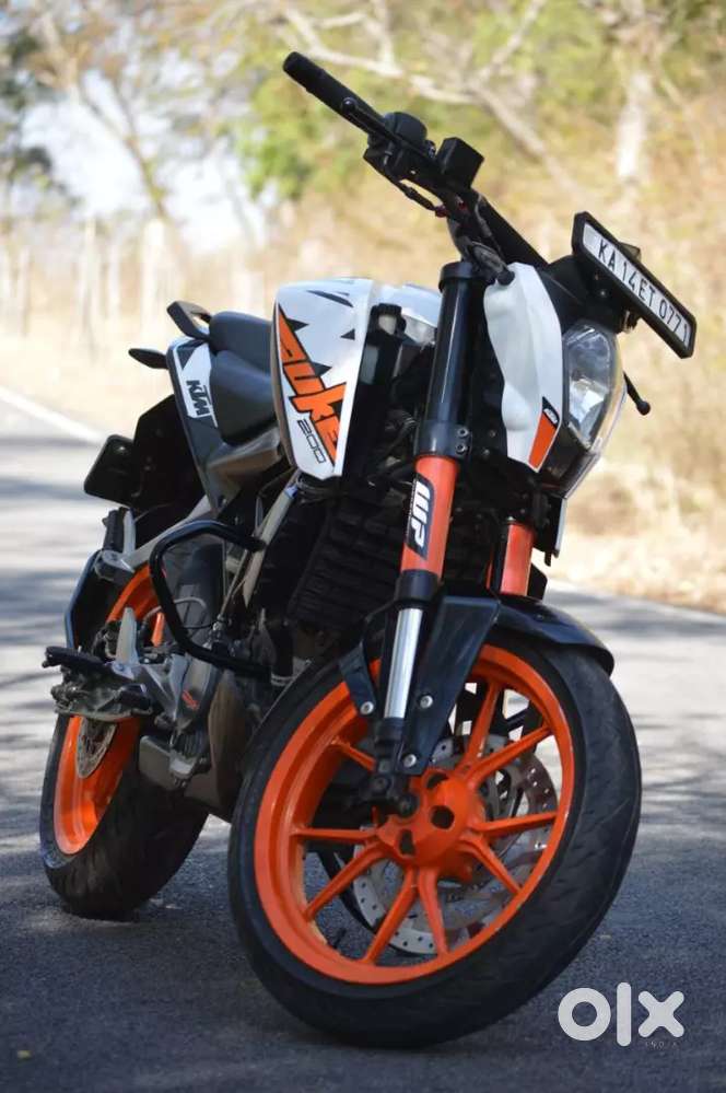 Orange Duke 200 Bs4 KTM Duke 200 BS4 – 2019 Model, Excellent