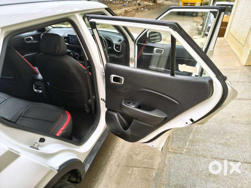 Hyundai Venue 1.2 Kappa S+ Mt Petrol – Stylish Compact Suv  6 Airbags