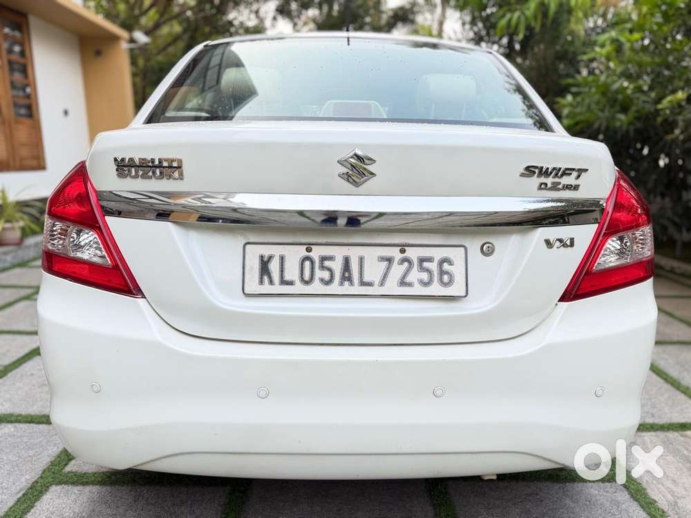 Maruti Suzuki Swift Dzire 1.2 Vxi Bsiv, 2015, Petrol