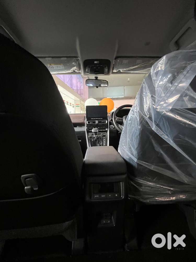 Toyota Innova Hycross 7s Option, 2026, Petrol