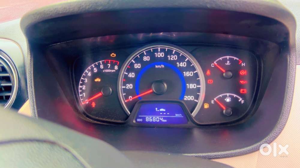 Hyundai Grand I10 At Sportz, 2016, Petrol
