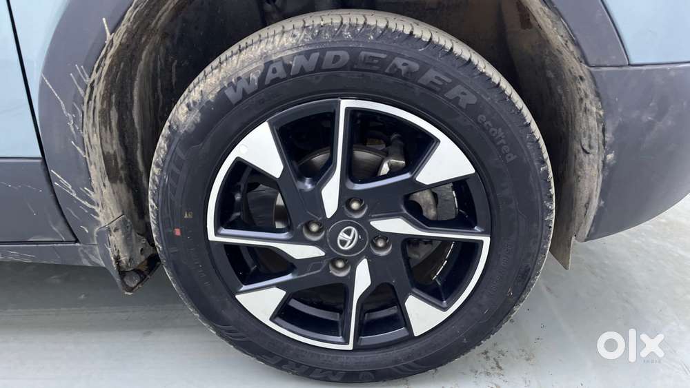 Tata Punch Accomplished Dazzle Sunroof Cng, 2023, Cng & Hybrids