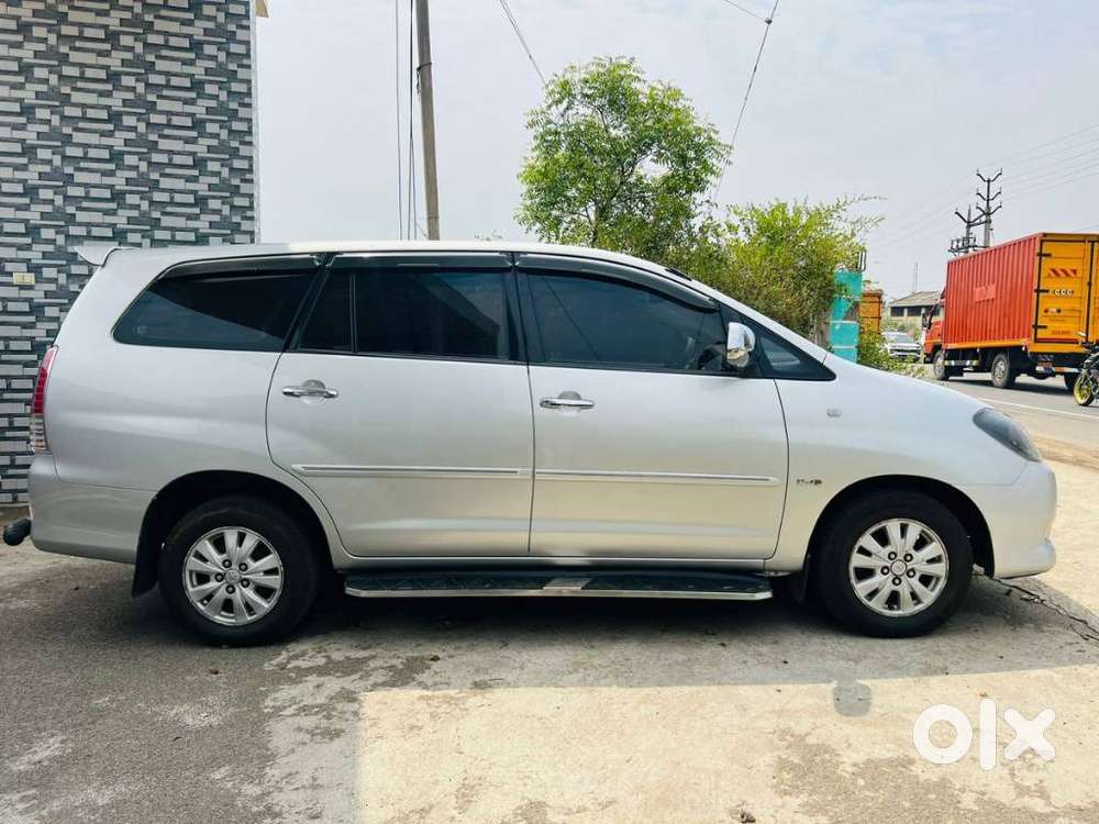 Toyota Innova 2.5 V 7 Str, 2011, Diesel
