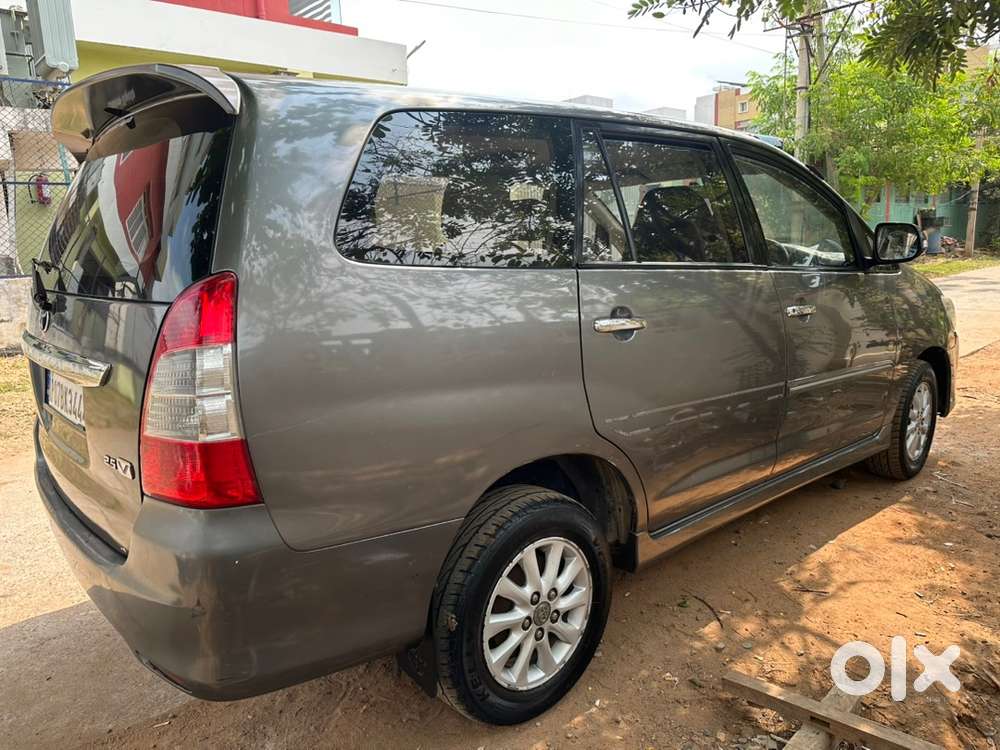 Toyota Innova 2012 Diesel Well Maintained