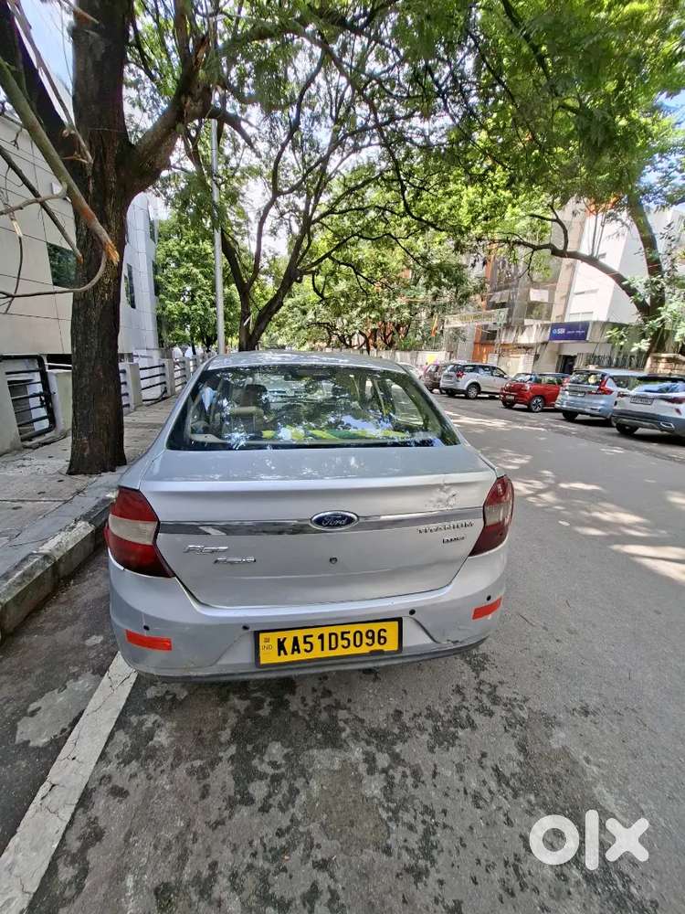 Ford Aspire Titatinium Blu 2016