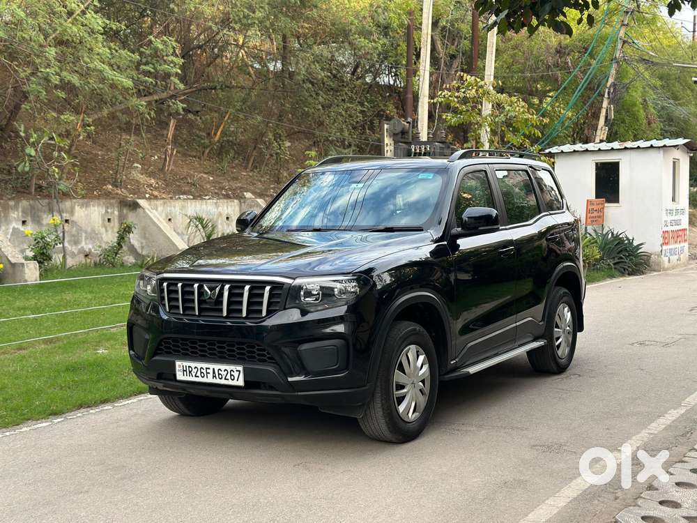 Mahindra Scorpio N Z4 Petrol At 7 Str, 2023, Petrol