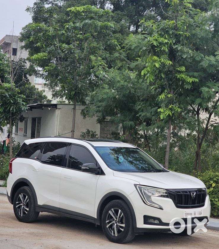 Mahindra Xuv700 2.0 Ax 5 Petrol At Str, 2022, Petrol