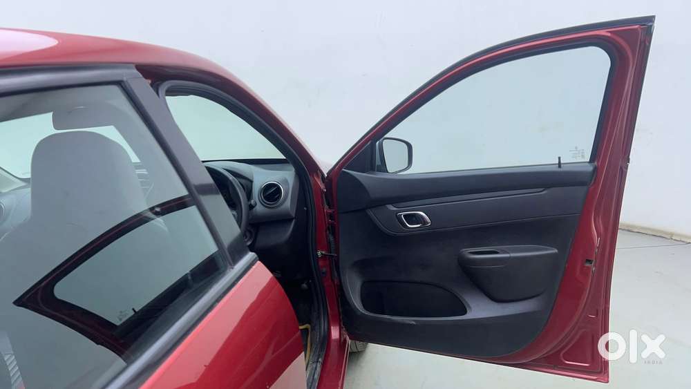 Renault Kwid 2019-ongoing 1.0 Rxt Amt (o), 2018, Petrol