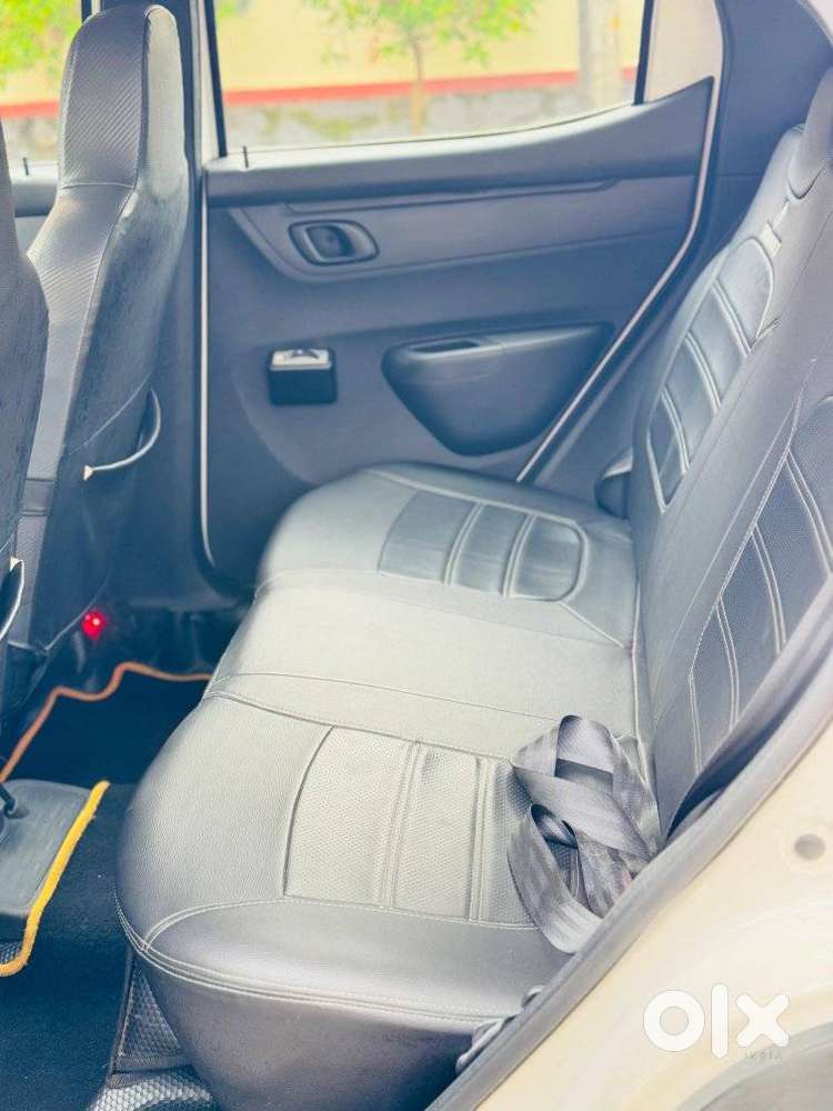 Renault Kwid 1.0 Rxt (o) Easy-r, 2017, Petrol