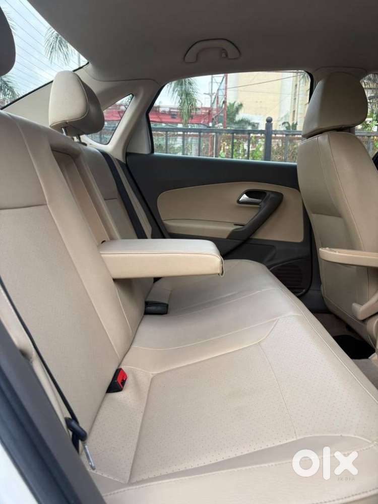Volkswagen Vento 1.2 Tsi Highline Plus At, 2016, Petrol