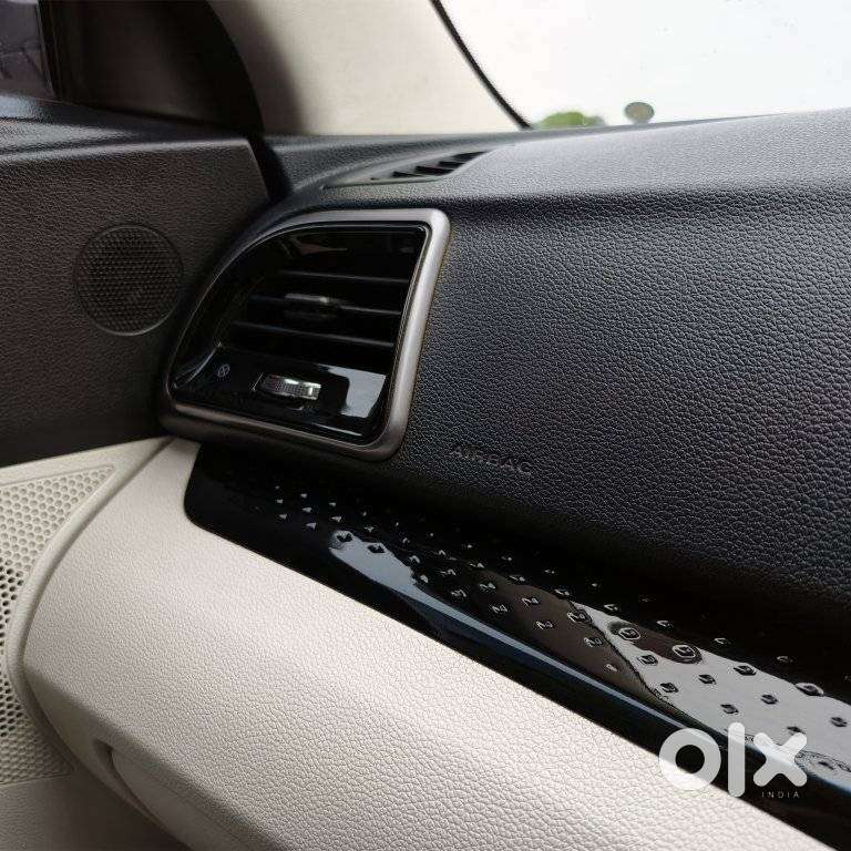 Mahindra Xuv 3xo Ax5 Pm Mt, 2024, Petrol