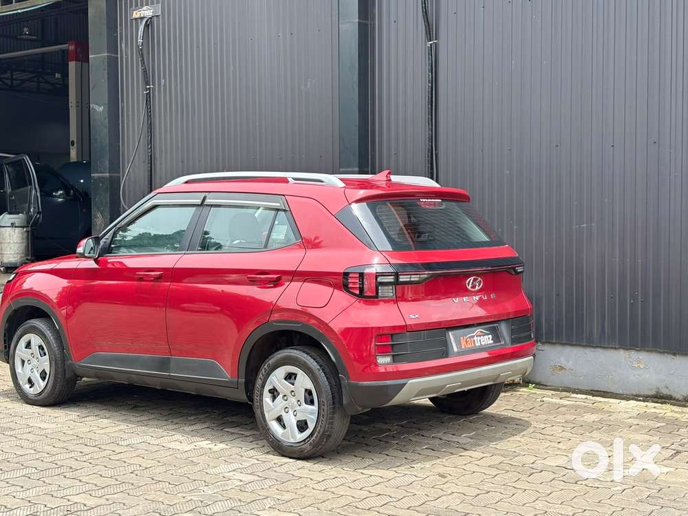 Hyundai Venue Sx Mt, 2023, Petrol
