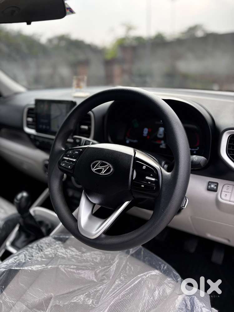 Hyundai Venue S 1.2 Petrol, 2025, Cng & Hybrids