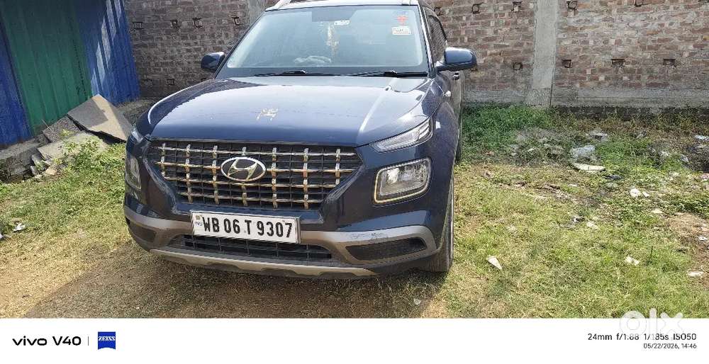 Hyundai Venue 2020 Petrol 42000 Km Driven