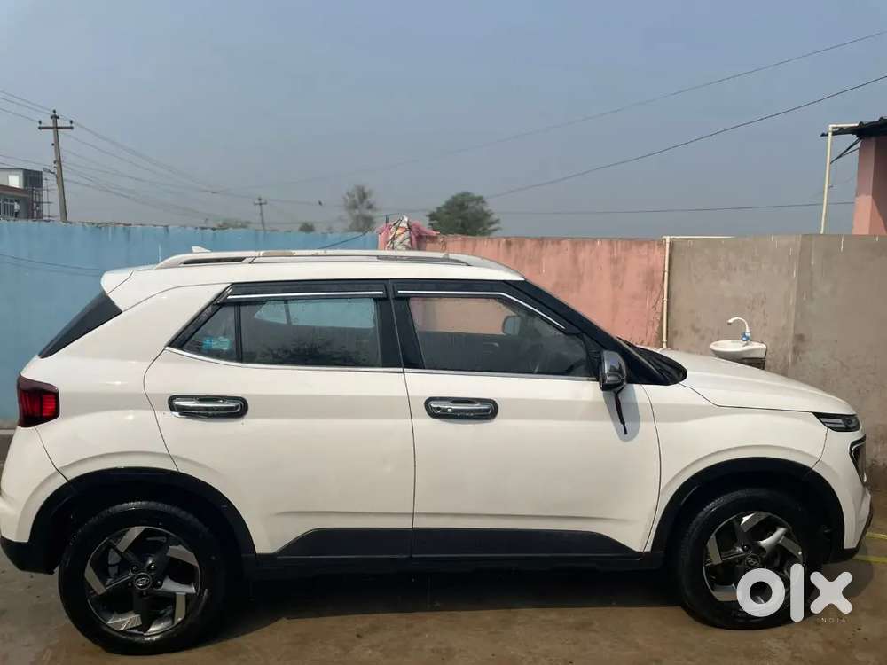 Venue 2021 Last  Model