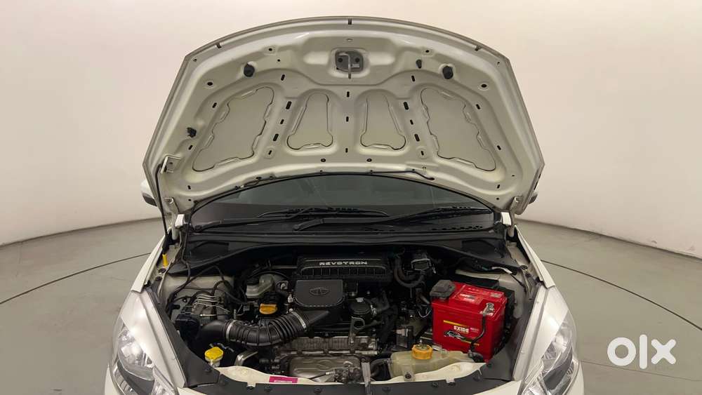 Tata Tiago Xza, 2017, Petrol