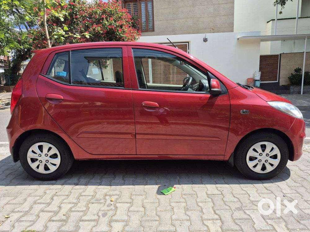 Hyundai I10 Sportz, 2012, Petrol