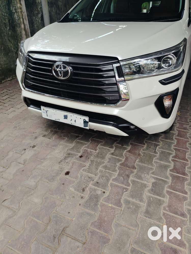 Toyota Innova Crysta [2020-ongoing] 2.4 Vx 8 Str, 2022, Diesel