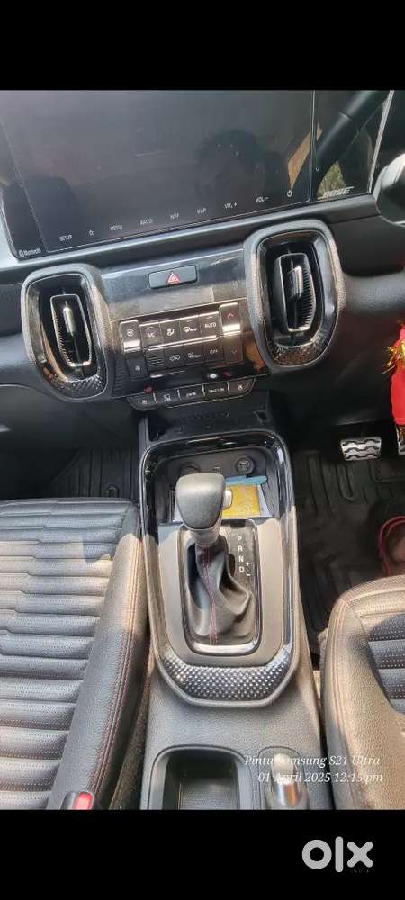 Kia Sonet Top Model , Automatic.