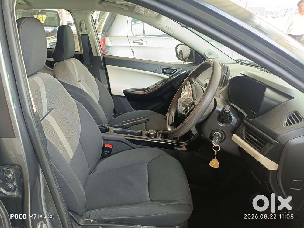 Tata Nexon, 2023, Petrol