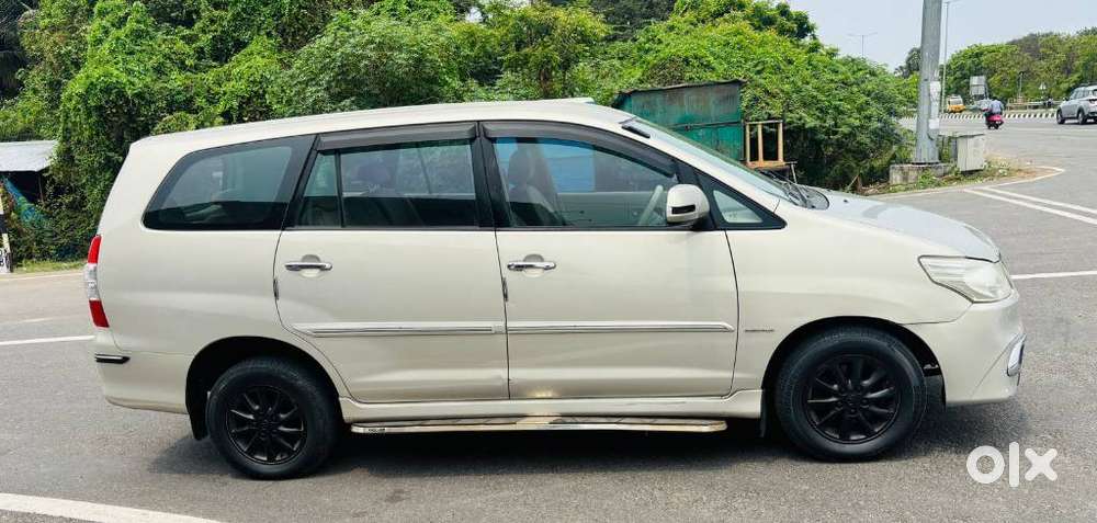 Toyota Innova 2.5 V 8 Str, 2013, Diesel