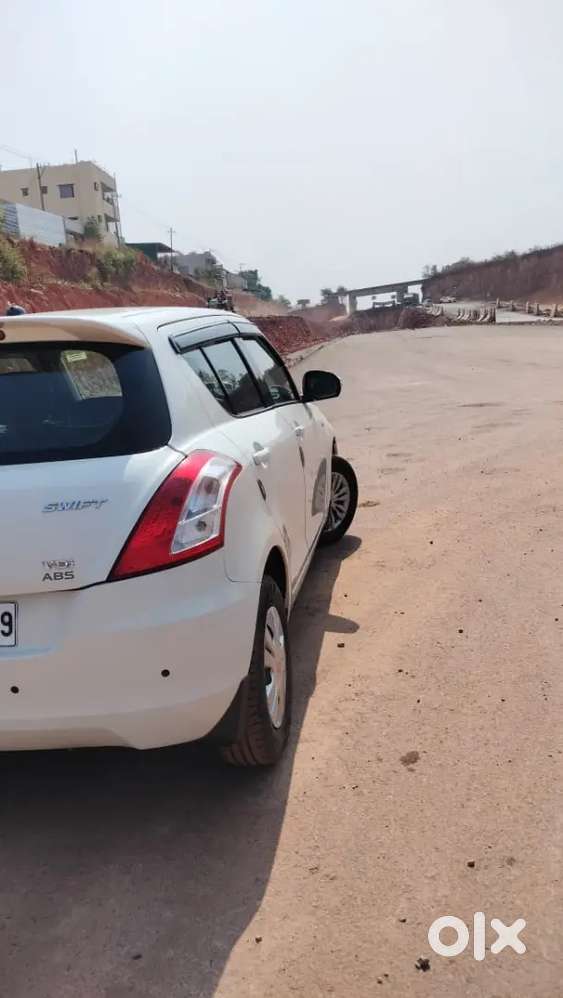 Maruti Suzuki Swift Vdi (2015)