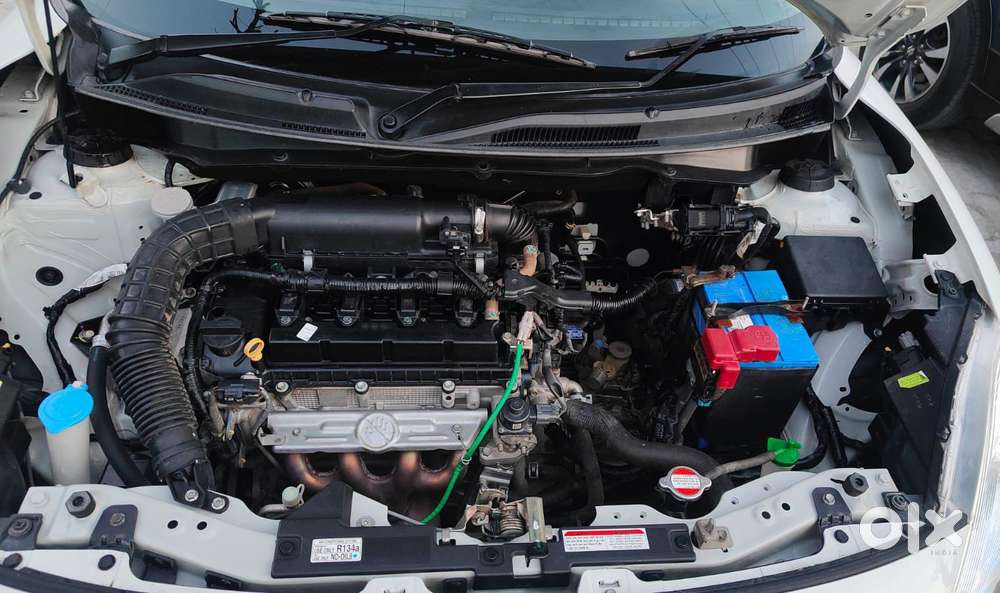 Maruti Suzuki Dzire Vxi Ags, 2022, Petrol