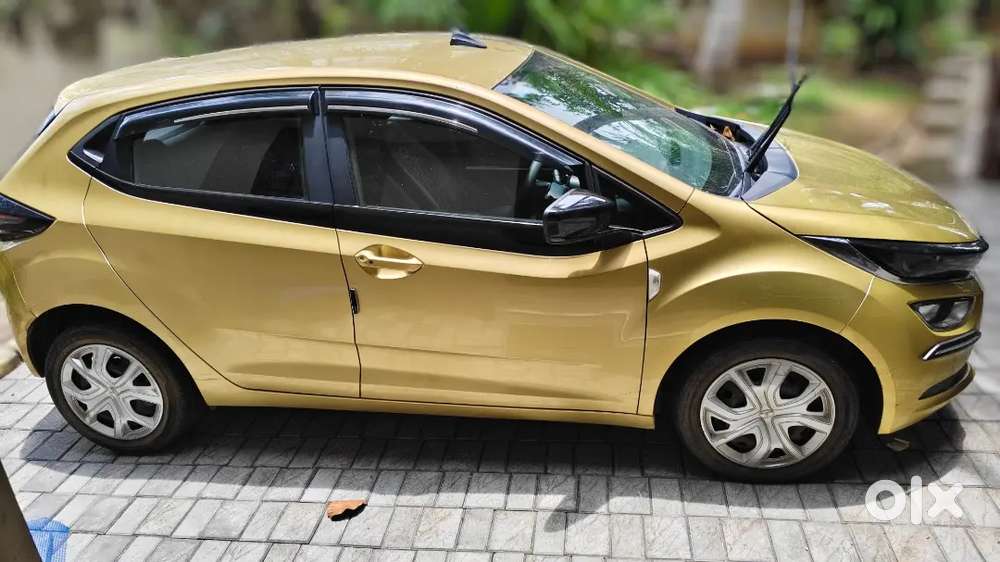 Tata Altroz Xt Petrol(mannual)2020 24047 Km Driven