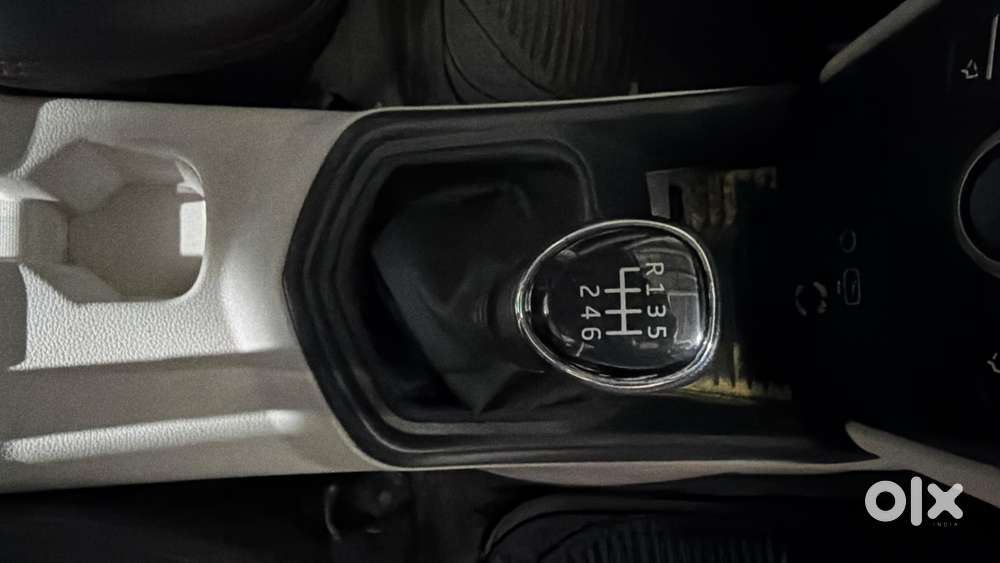 Mahindra Xuv300 W6, 2023, Petrol