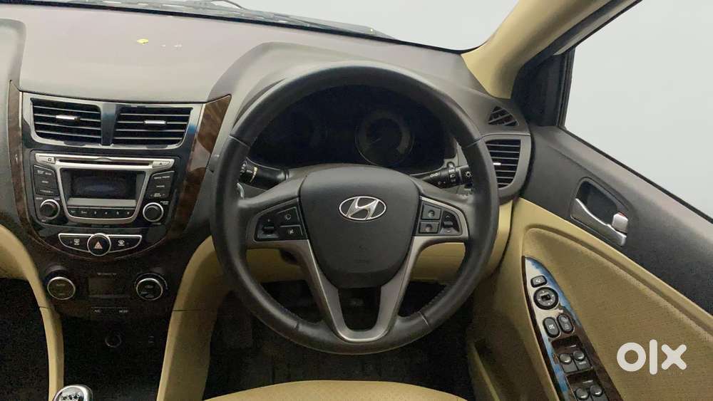 Hyundai Verna Fluidic 1.6 Vtvt Sx, 2015, Petrol