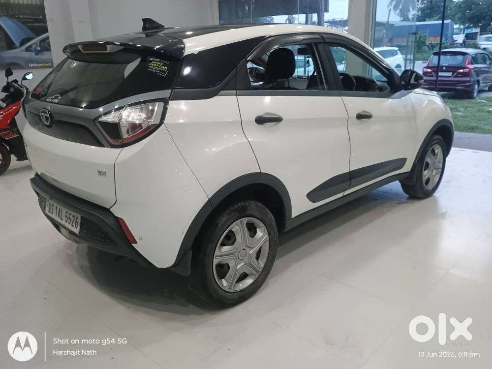Tata Nexon 1.5 Revotorq Xm (s), 2020, Petrol