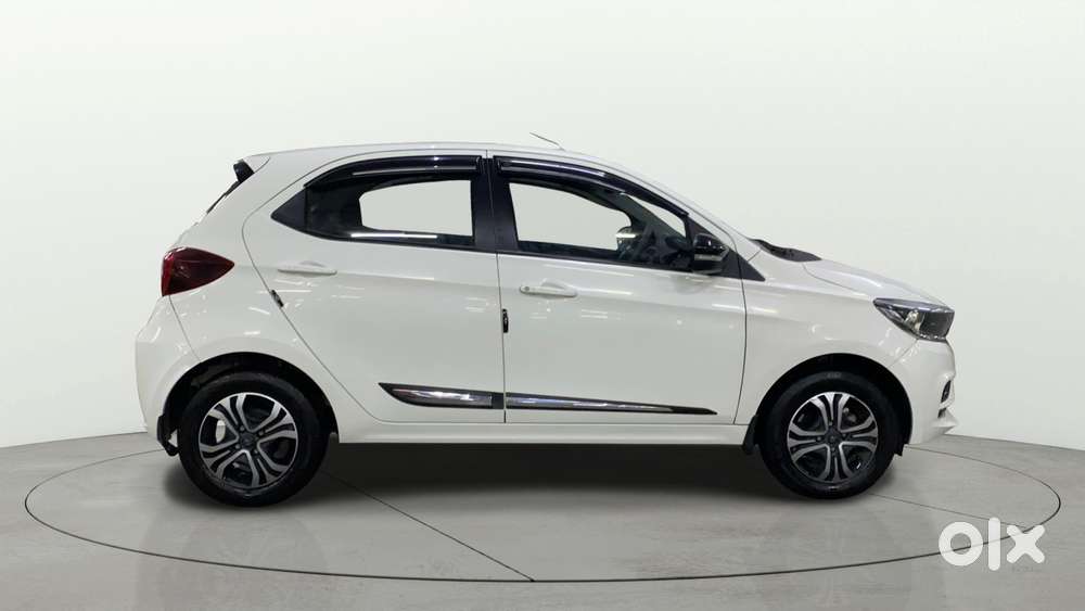 Tata Tiago 1.2 Revotron Xta, 2024, Petrol