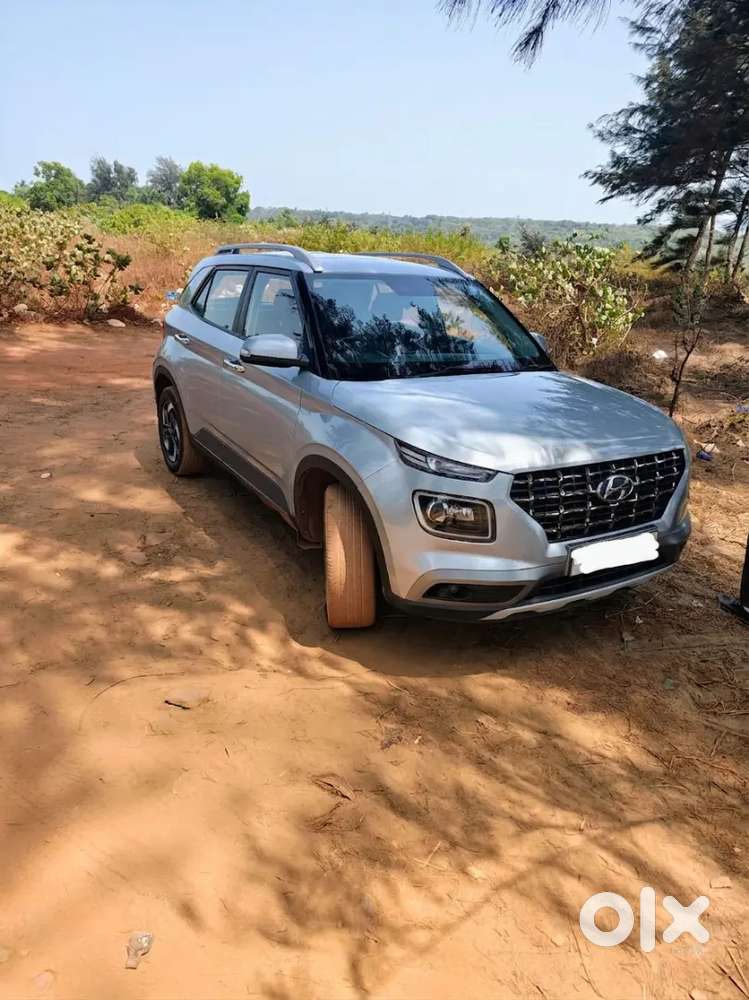 For Sale: Hyundai Venue Sx(o) Manual – Silver

Well-maintained Hyundai