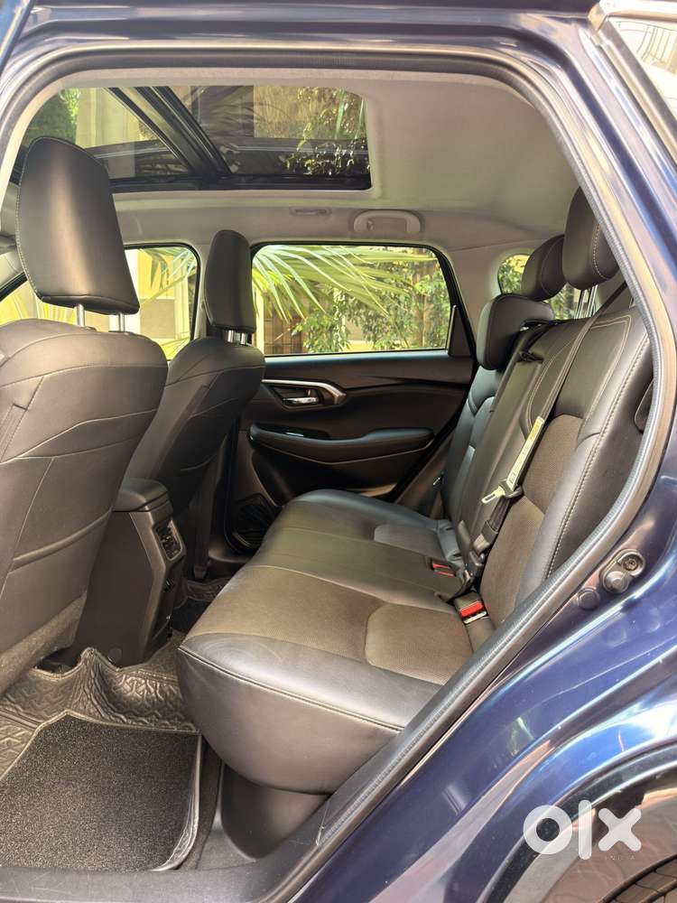 Maruti Suzuki Grand Vitara 1.5 Alpha Plus Intelligent Hybrid Ecvt, 2..