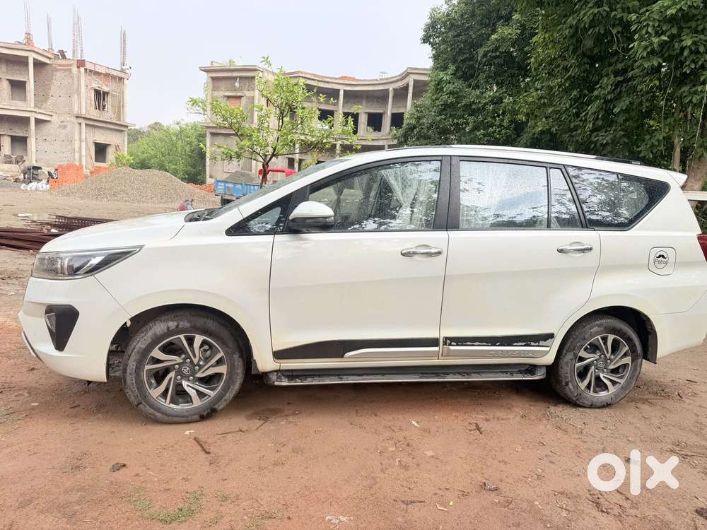 Toyota Innova Crysta 2.4 V 7 Str, 2022, Petrol