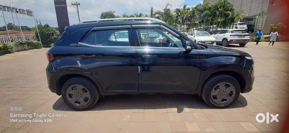 Hyundai Venue 1.2 S (o), 2023, Petrol
