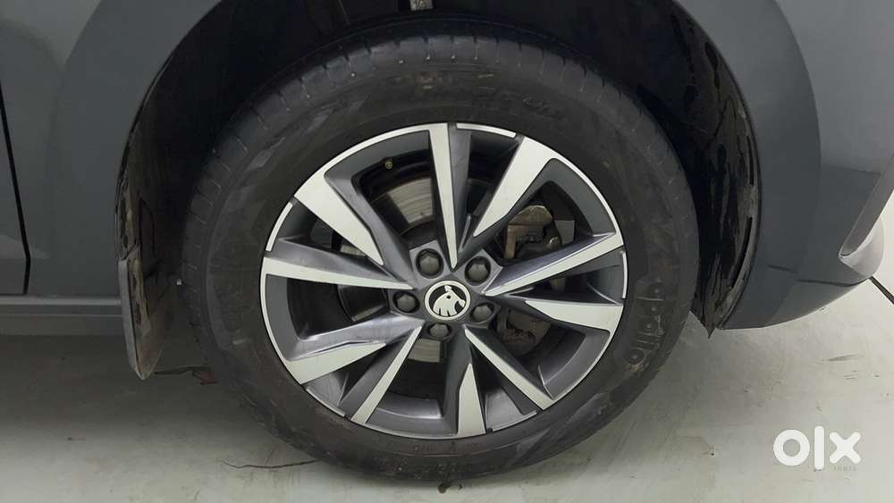 Skoda Slavia Style 1.0l Tsi At, 2023, Petrol