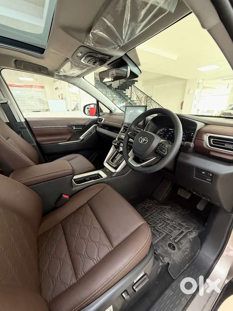 Toyota Innova Hycross 2.0 Zx (o) Hybrid 7 Str, 2026, Petrol