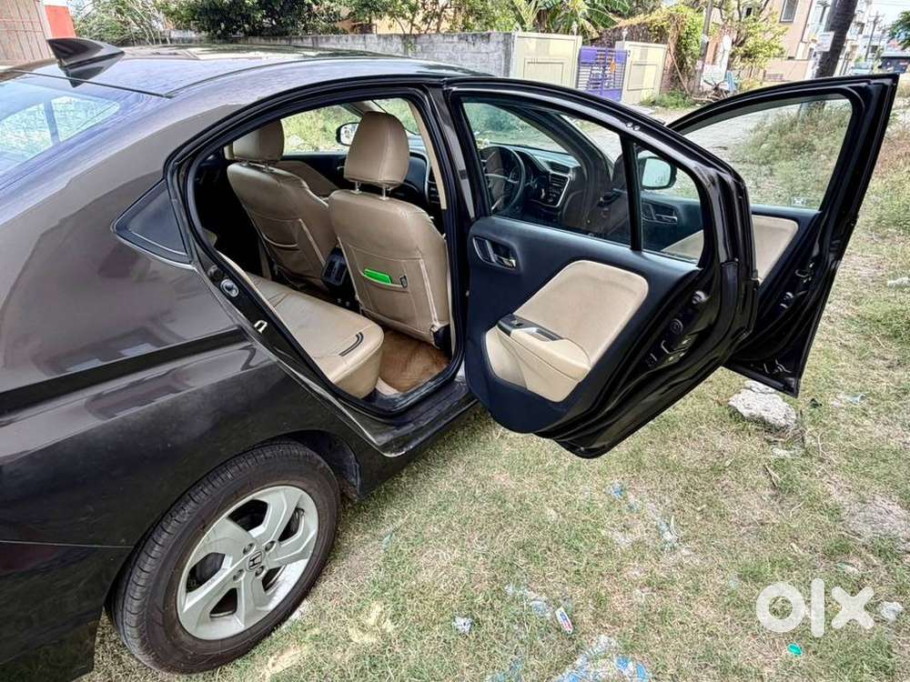 Honda City 4th Gen 1.5 V I-vtec Mt  Golden Brown Metallic