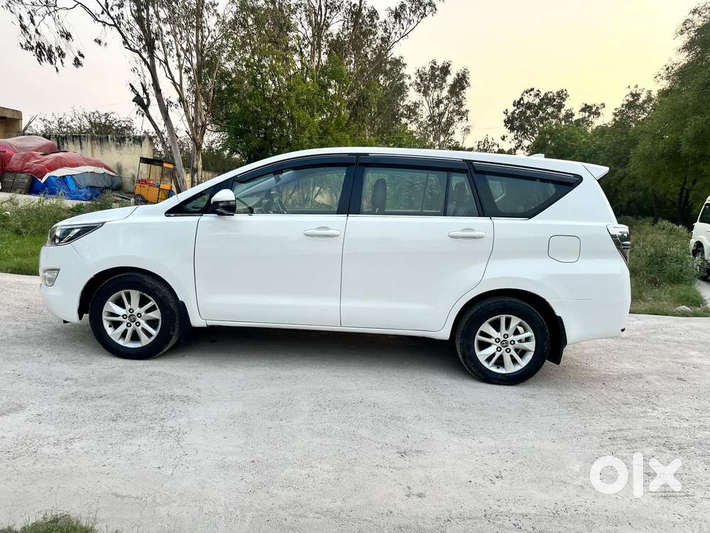 Toyota Innova Crysta 2.7 Gx At 8s, 2017, Diesel