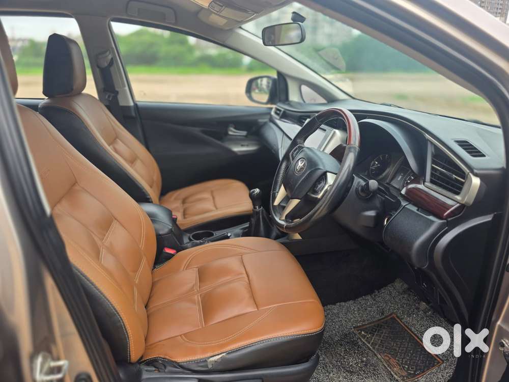 Toyota Innova Crysta 2.4 V 8 Str, 2016, Diesel